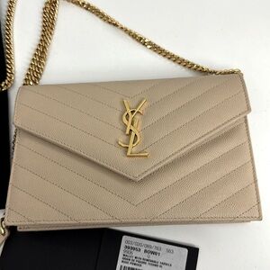 YSL Bag REMOVING ON THE MORNING ON 11.27.24